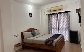 Sun And Sea Guest House Calangute   India